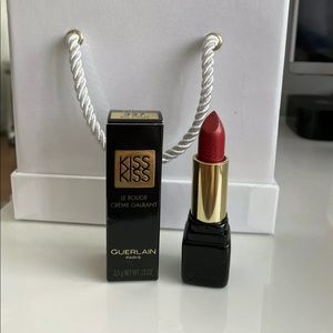 Guerlain KISS KISS lipstick in Red Strass #327